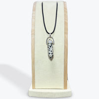 Pendentif jaspe dalmatien pointe