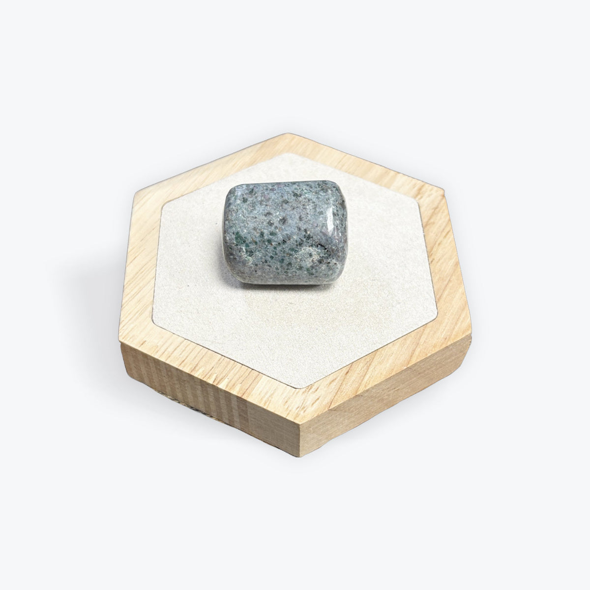 Pierre roulée Rubis sur Fuchsite
