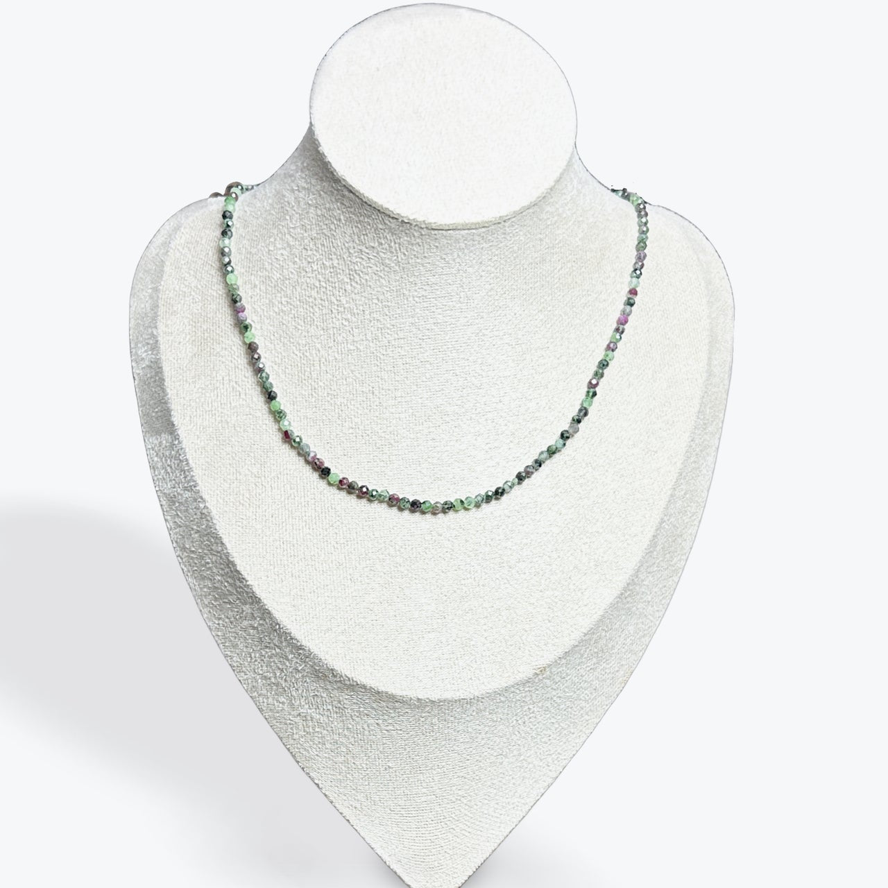 Collier Rubis sur Zoïsite Facetté