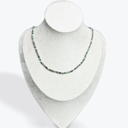 Collier Rubis sur Zoïsite Facetté