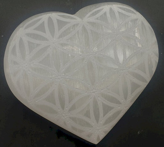 Coeur Sélénite gravé Fleur de Vie 8cm