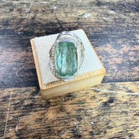 Magnifique Bague Beryl vert en taille cousin