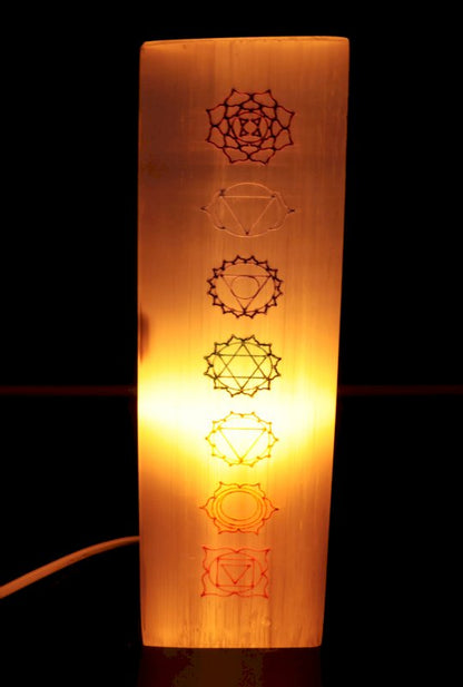 Lampe Sélénite Rectangle Gravée 25cm — 7 Chakras