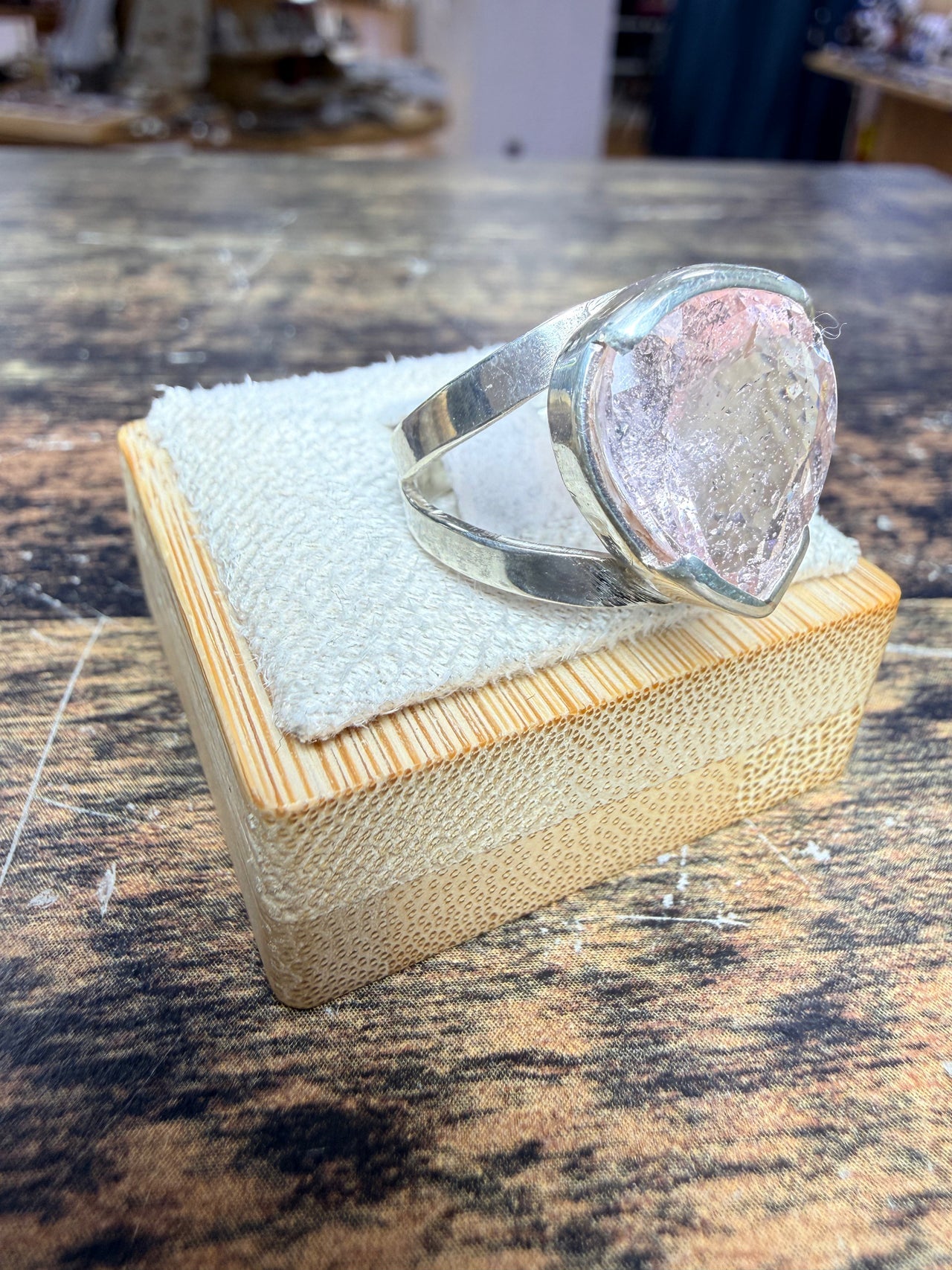 Bague Morganite poire ouverte vue alternative
