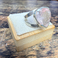 Bague ouverte avec Morganite poire
