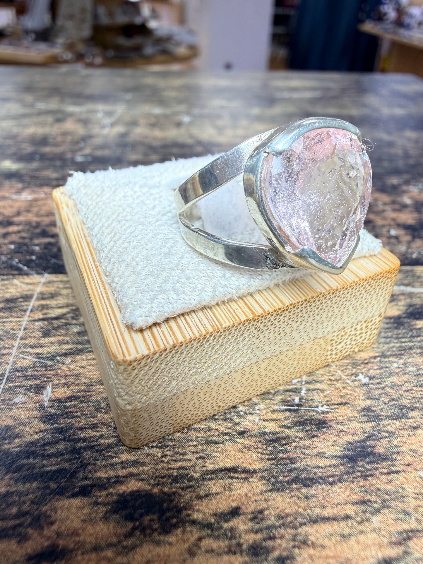 Bague ouverte avec Morganite poire