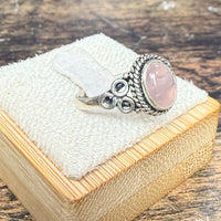 Bague Quartz rose avec des motif rond