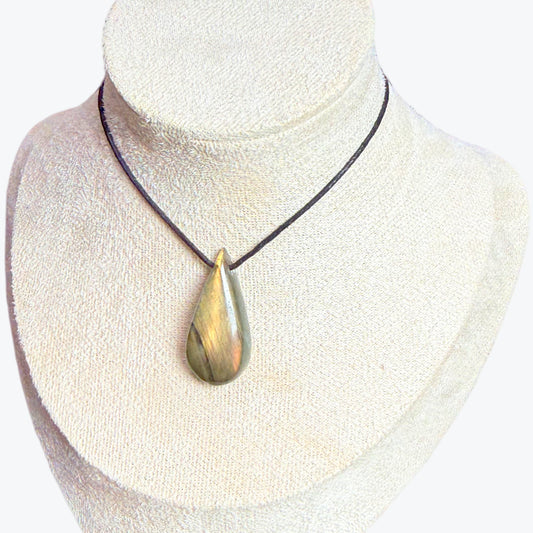 Pendentif en Labradorite Naturelle – Laiton – provenance Madagascar - Pièce unique