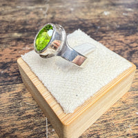 Bague Péridot ovale et luxueuse