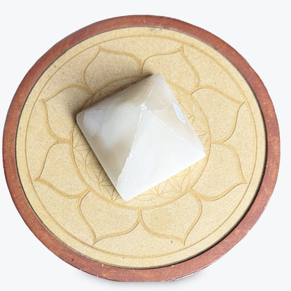 Petite Pyramide En Selenite | 160gr-5x5cm