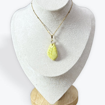 Serpentine jaune Pendentif Pierre roulée