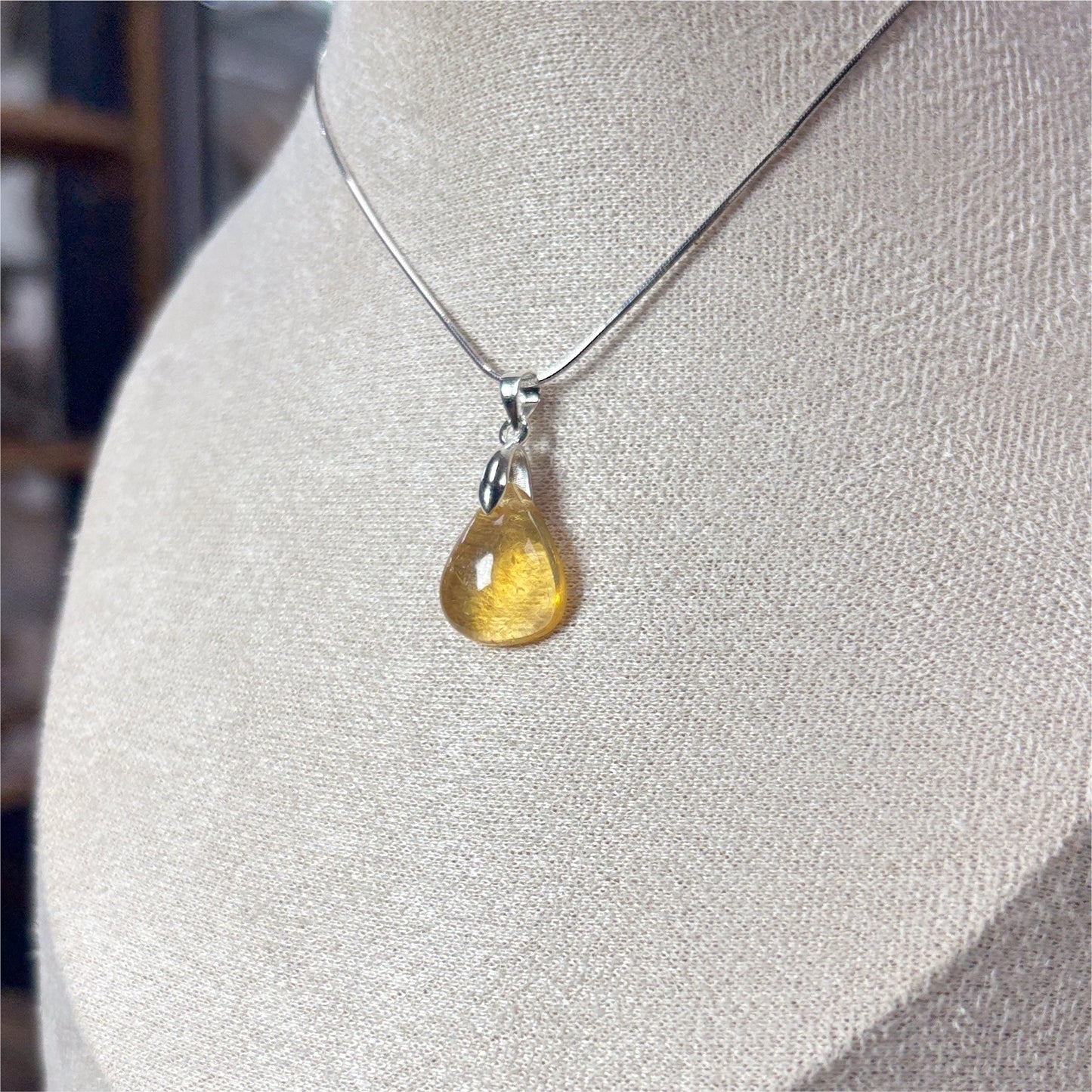 Pendentif en Citrine Poire - 2x2cm
