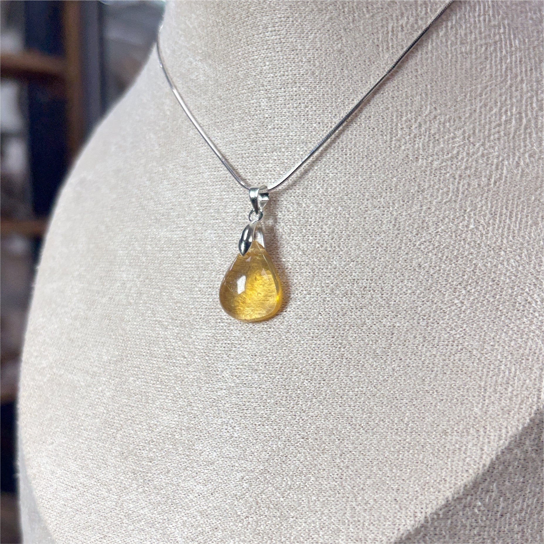 Pendentif en Citrine Poire - 2x2cm