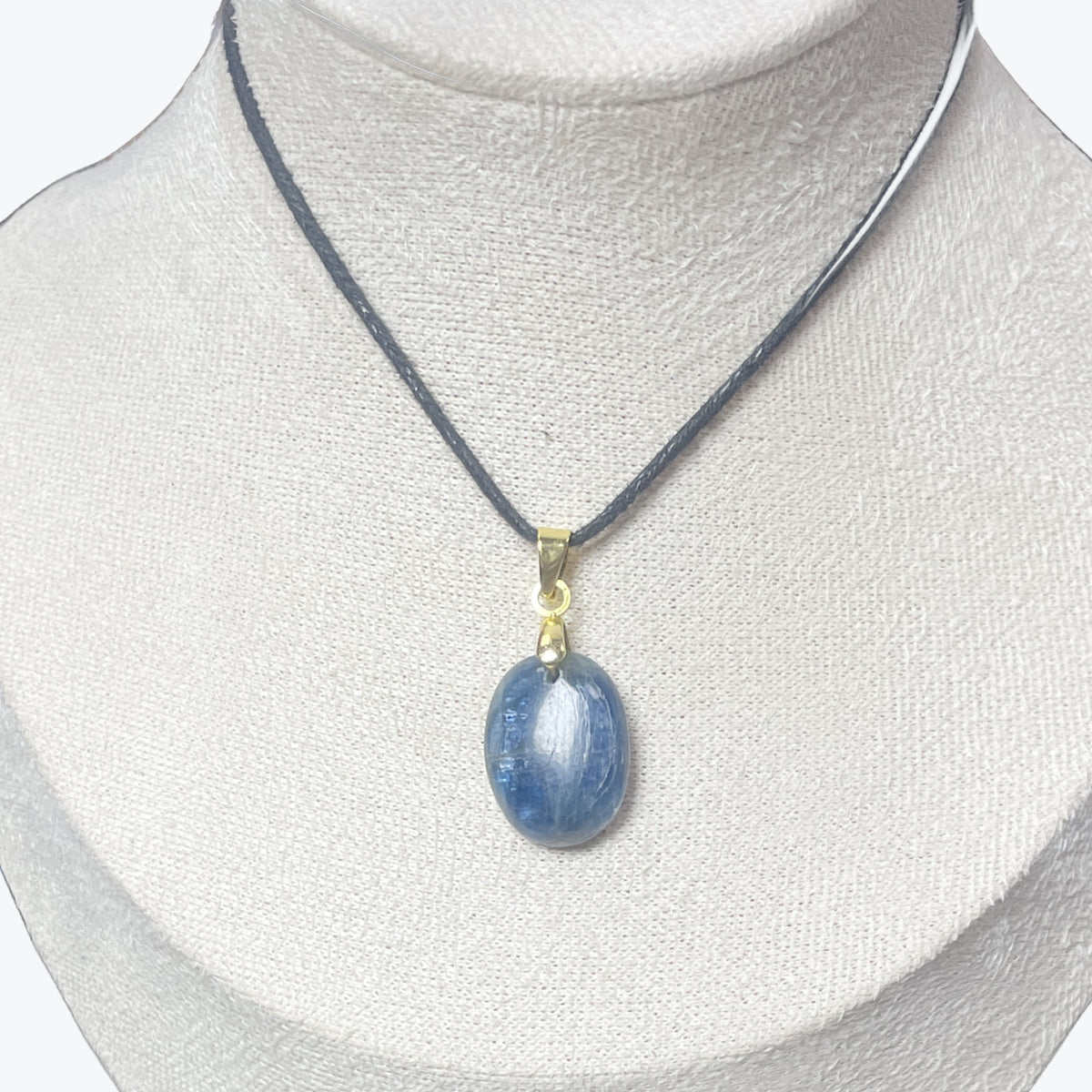 Pendentif Cyanite Ovale