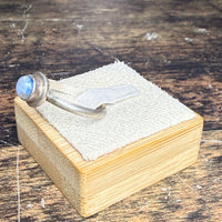 Bague pierre de lune ronde en cabochon