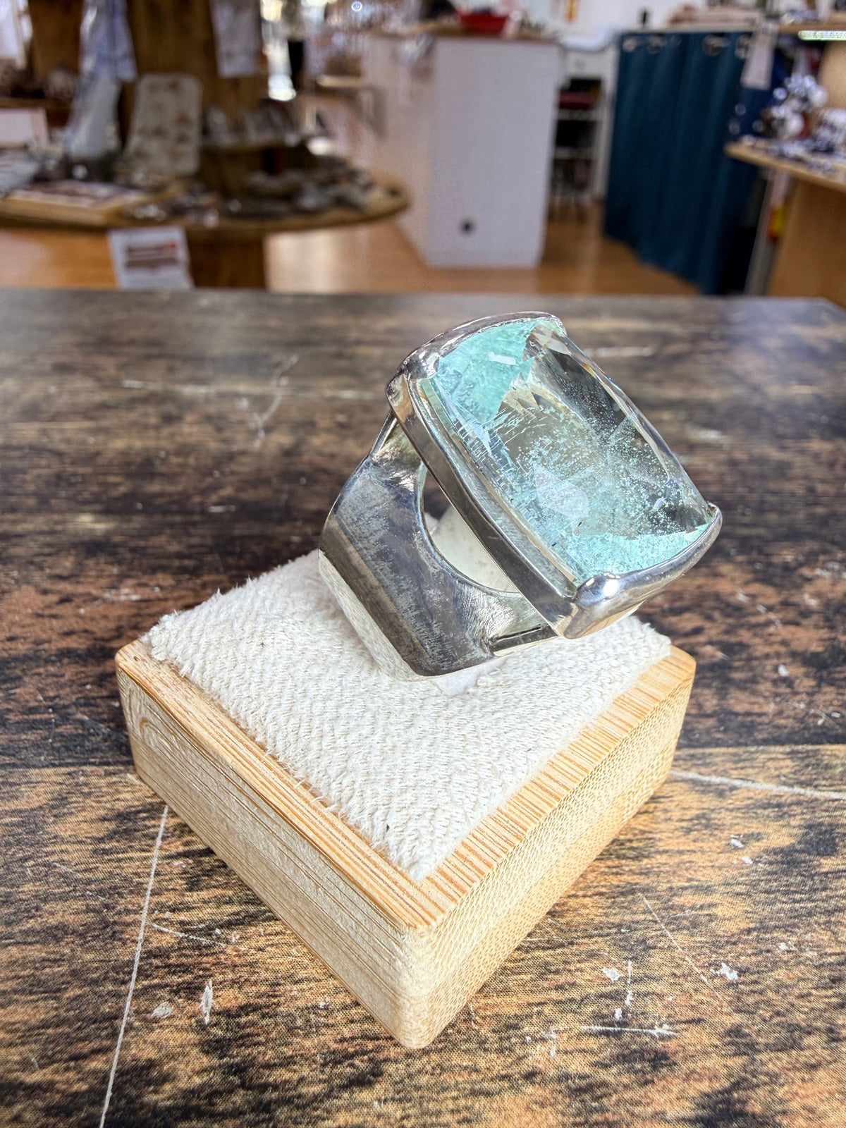 Grande bague Aigue-marine chevalière vue alternative