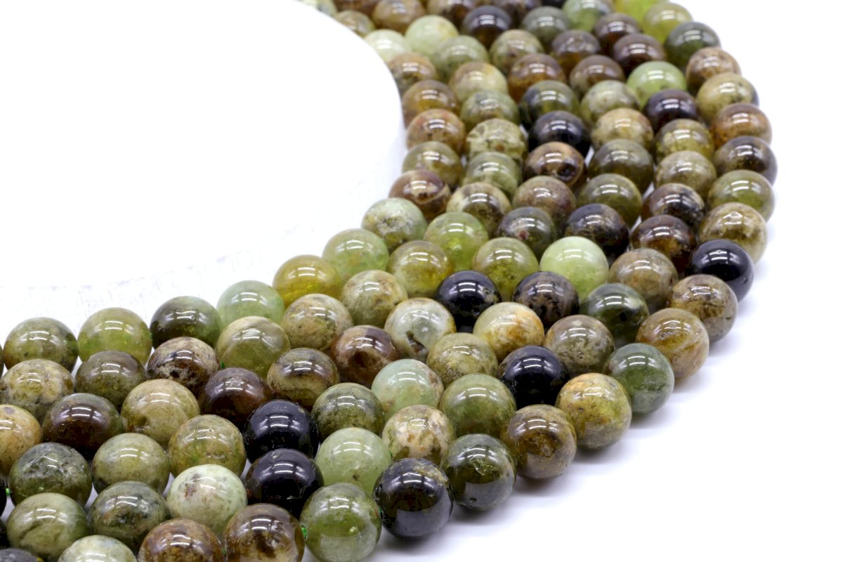 Perles Grenat Vert sur fil