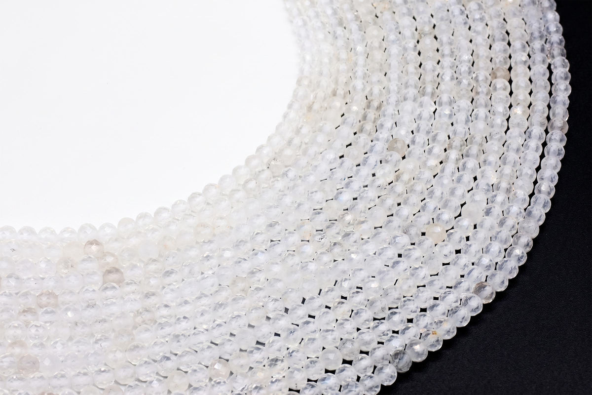 Perles facettées Cristal de Roche sur fil — 4 mm