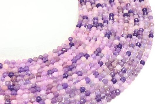 Fils de perles rondes facettées en lépidolite aux nuances lilas, roses et violettes