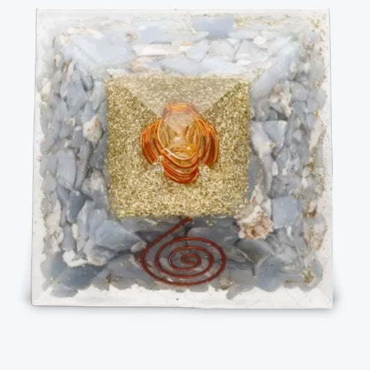 Pyramide Orgonite 7x7 Résine Spirale