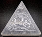 Pyramide 2D Sélénite gravée 3ème oeil 8cm