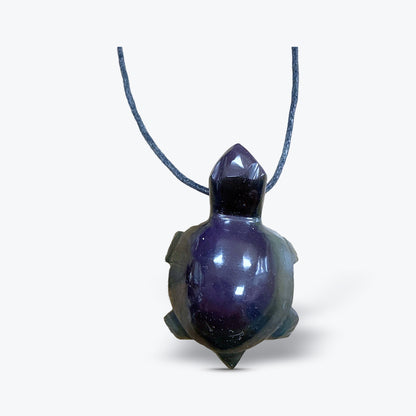 Pendentif Tortue Sculptée en Nacre ou Obsidienne Œil Céleste Naturelle – Métal doré | 11gr - 3x2,5cm