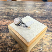 Pendentif Pointe Quartz Rose avec Triquetra - 2