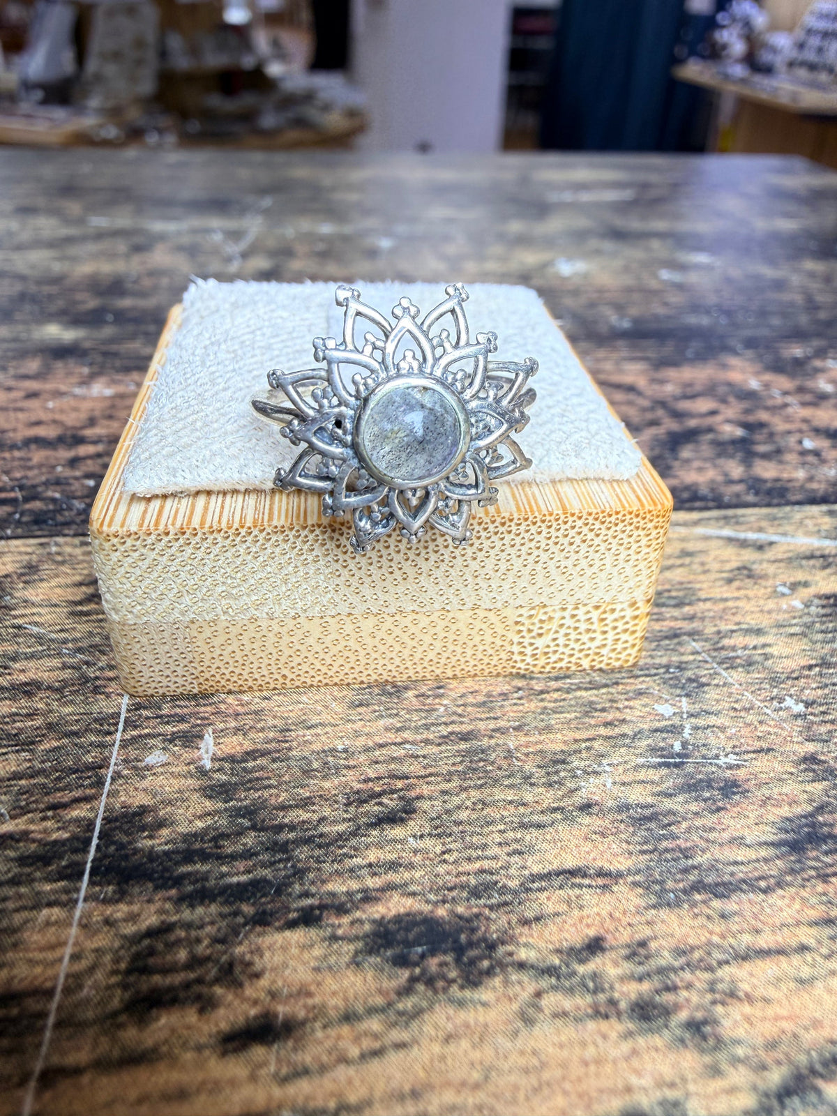 Bague soleil avec une belle labradorite - 2gr