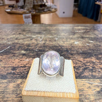 Bague Béryl vert taille coussin luxe vue alternative