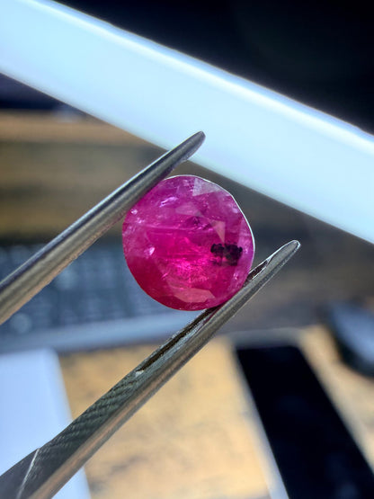 Gemme Rubis Ovale 1,29 Carat