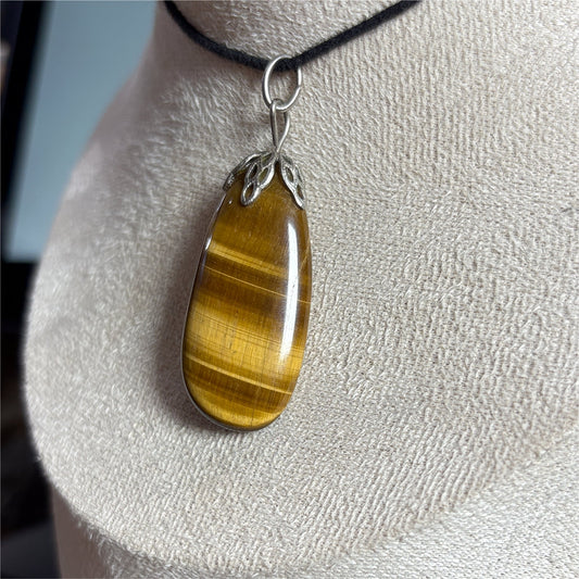 Pendentif Oeil De Tigre Libre