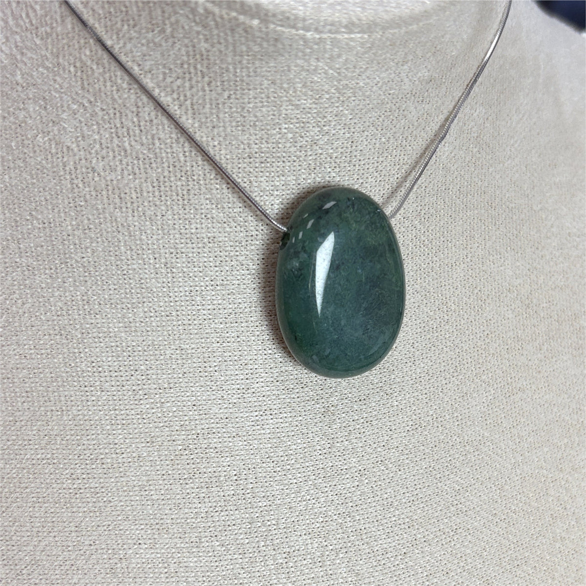 Pendentif Agate mousse percée - Cordon offert