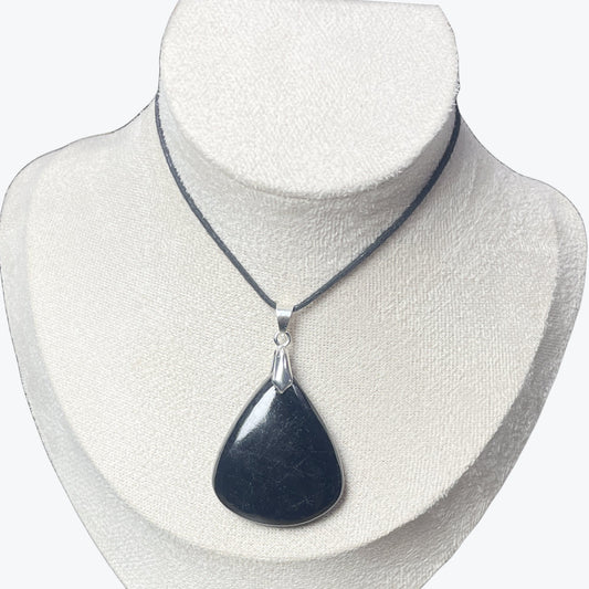 Pendentif Tourmaline Noire Goutte — 3,2 à 3,6 cm