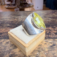 Chevalière citrine taille marquise vue alternative