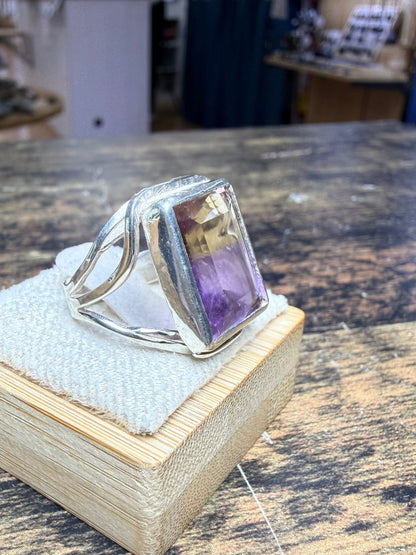 Bague Amétrine rectangulaire serticlos