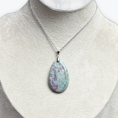 Pendentif - Rubis sur Fuchsite avec Bélière en Acier Inox
