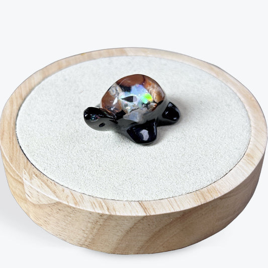 Tortue en résine avec Opale