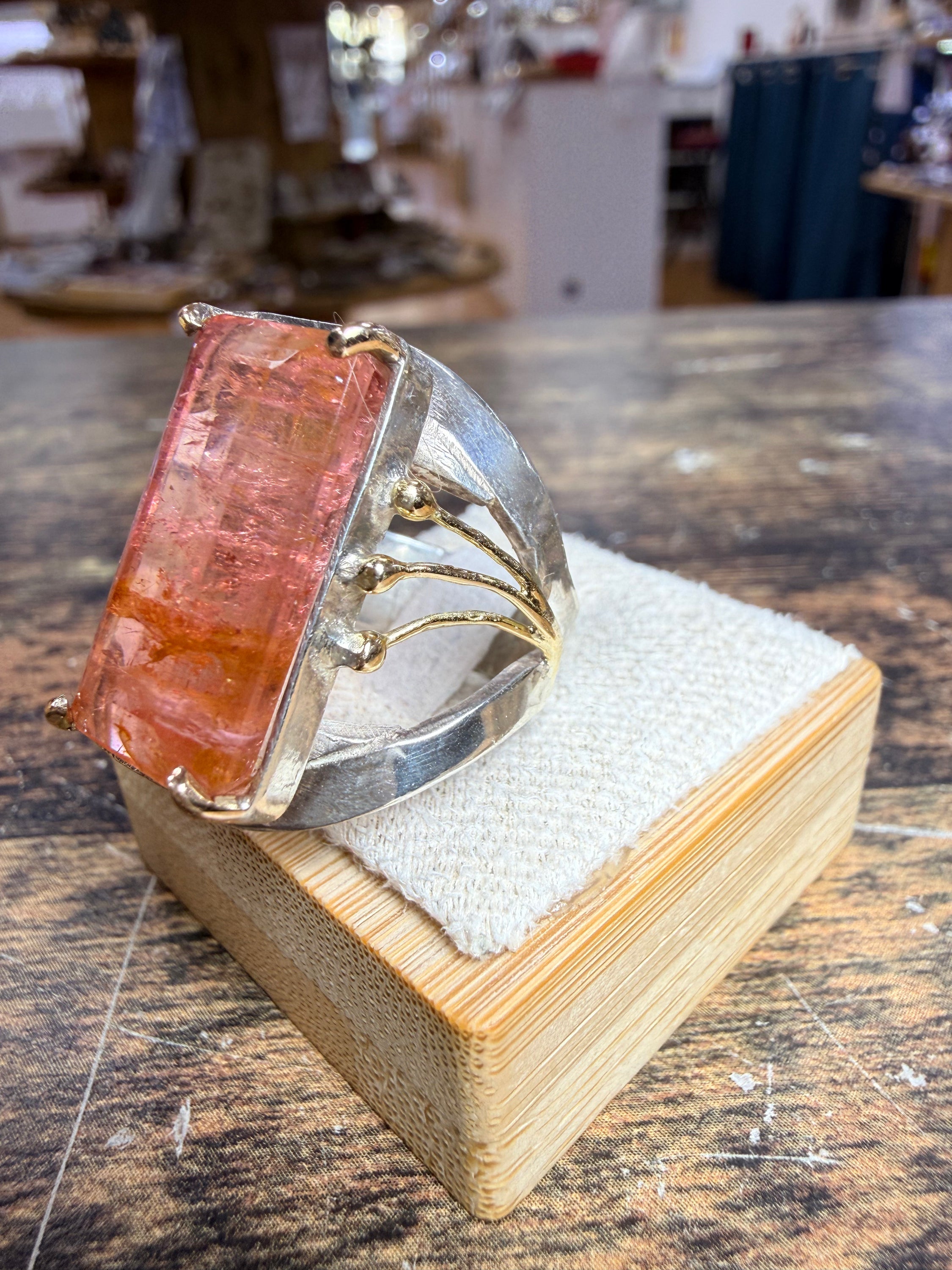 Bague tourmaline rose carré, or 18k