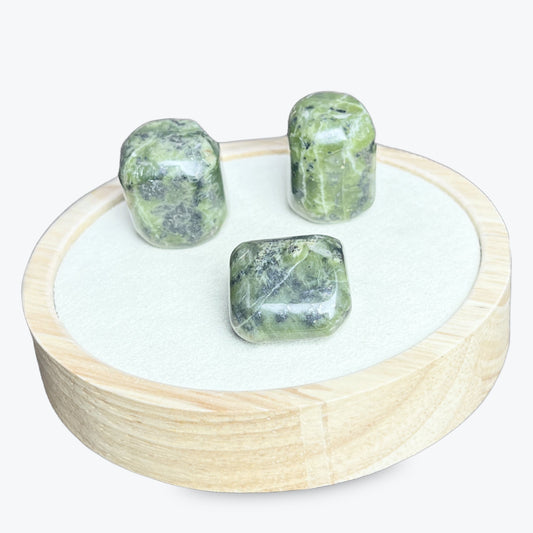 Jade Nephrite pierres roulées - 10gr Environ