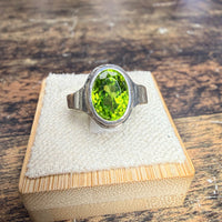 Bague Péridot ovale luxueuse
