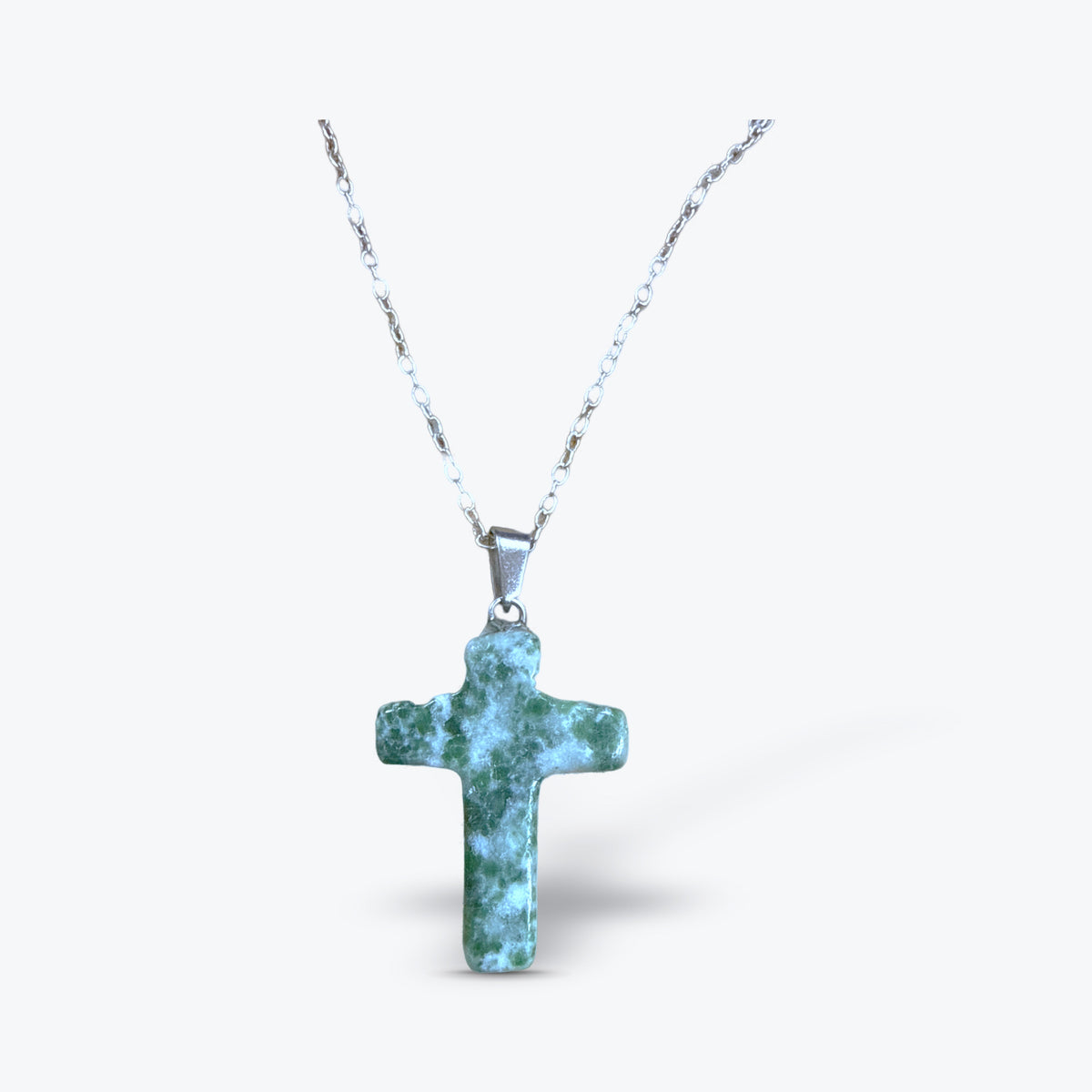 Pendentif Croix en Pierre Naturelle Polie, 15 pierres au choix, bélière et chaîne | 1,8x2,5x4cm