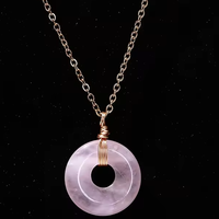 Collier ras du cou boucle de paix en quartz rose avec chaîne en acier inoxydable