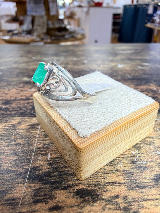 Bague Émeraude taille carrée vue alternative