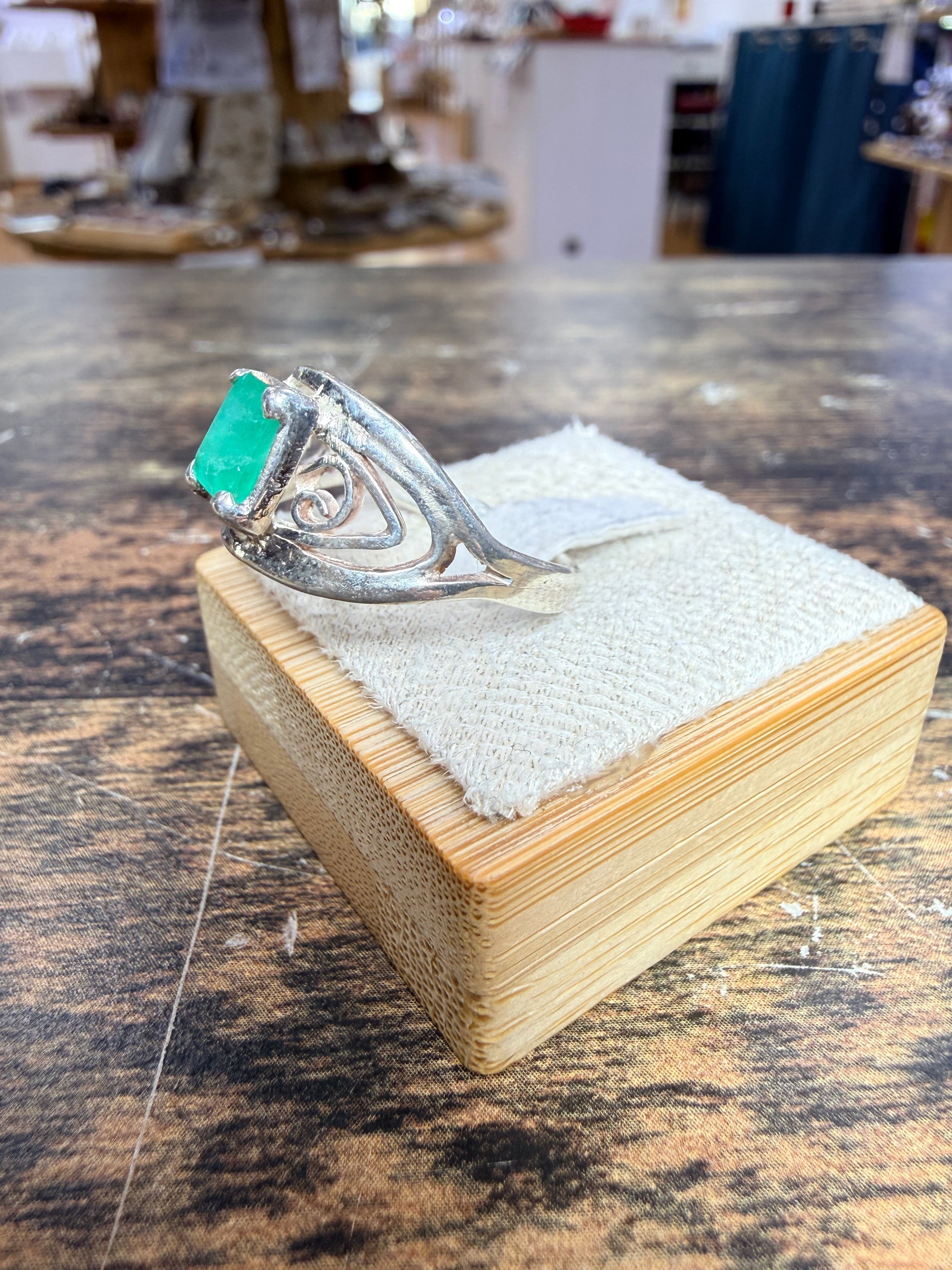 Bague Emeraude taille carré