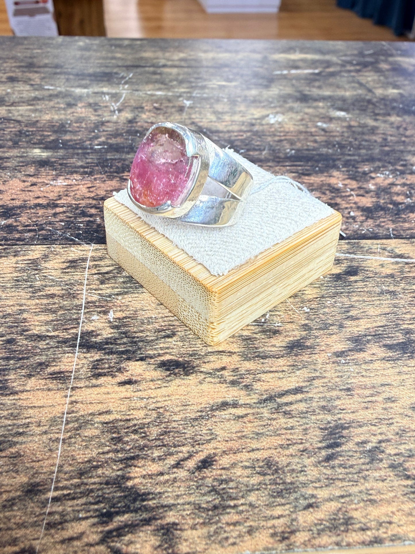 Bague chevalière ouverte Tourmaline rose