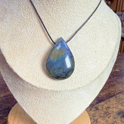 Pendentif en Labradorite Goutte - Percée Côté