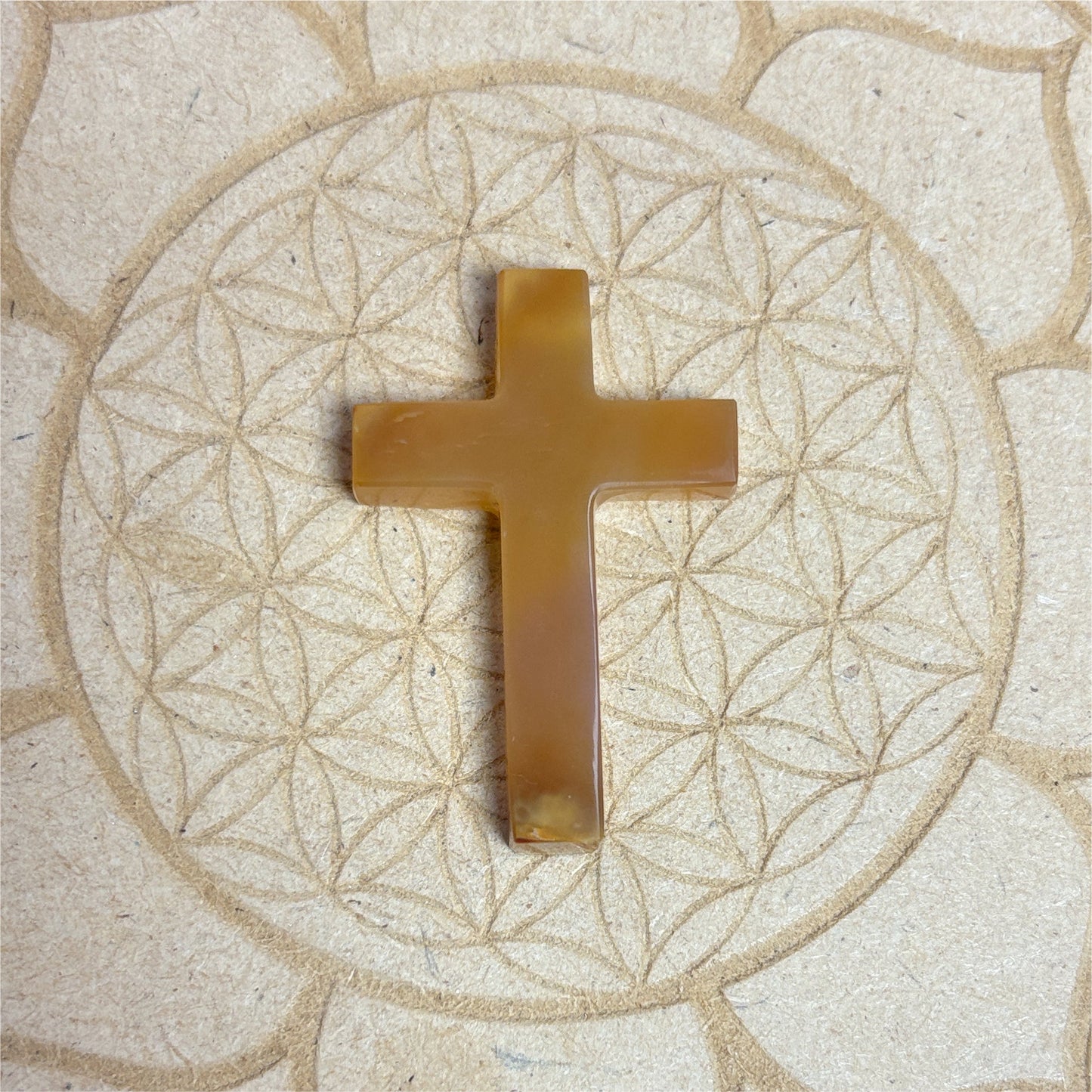 Croix percée en Cornaline 4,5x3 cm