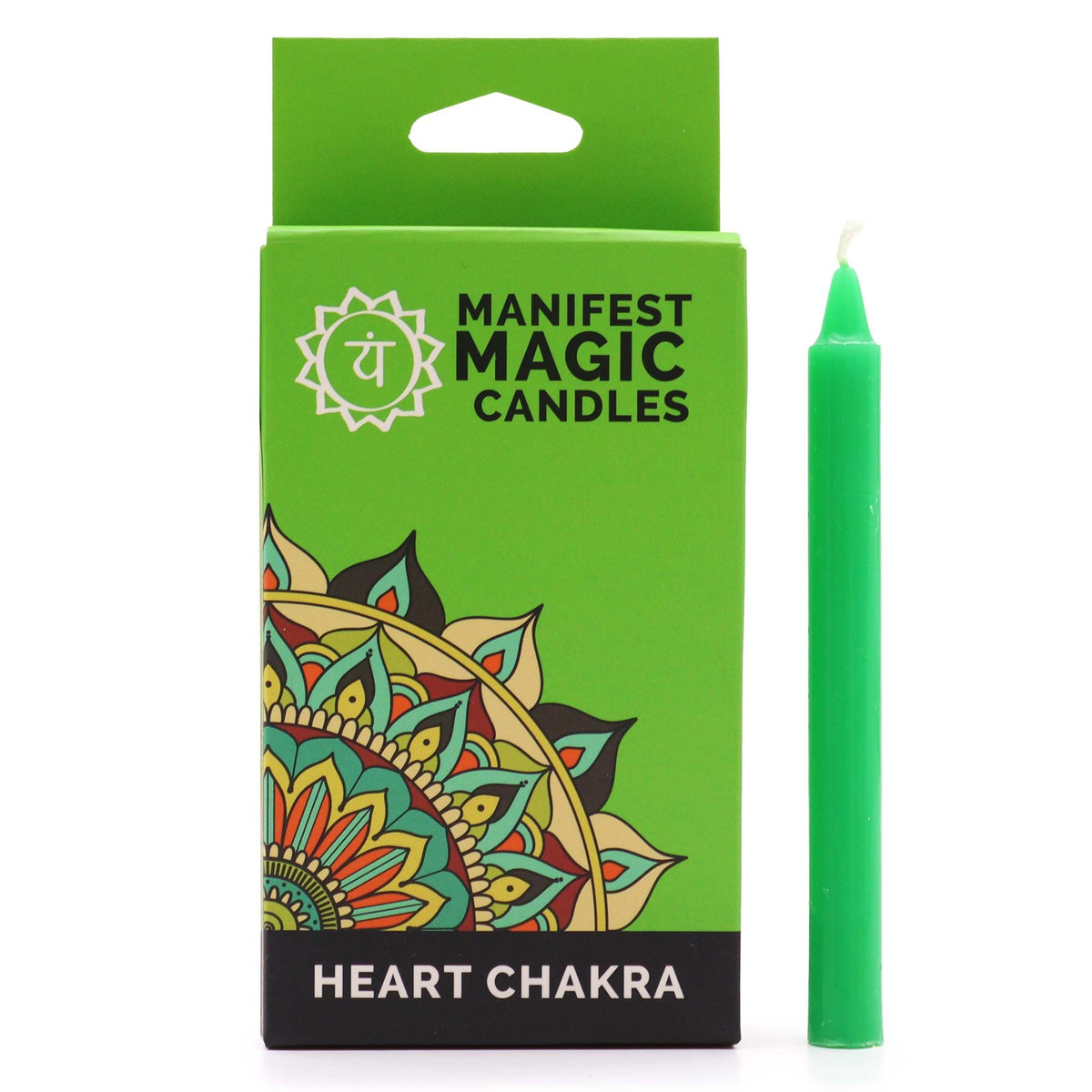 Boîte verte de bougies du chakra du cœur à côté d'une fine bougie verte