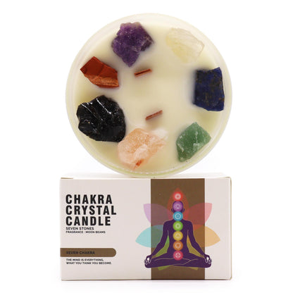 Bougie blanche en cire de soja ornée de sept pierres brutes des chakras sur son coffret