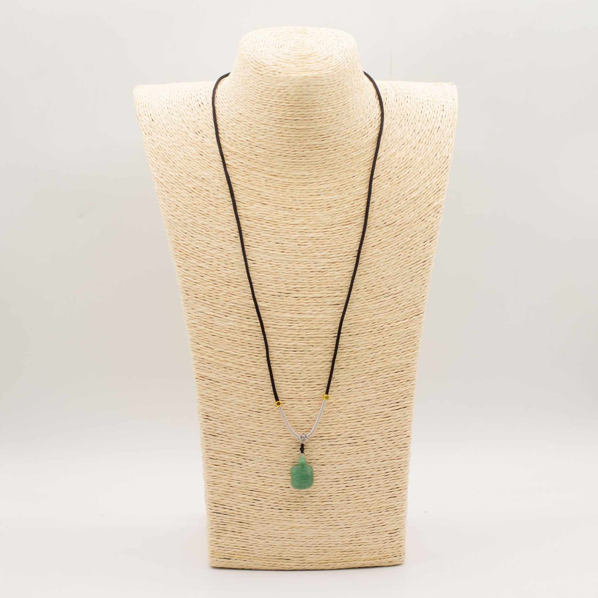 Pendentif sur cordon - Jade
